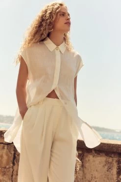 Solana Sleeveless Shirt 13 Solana Sleeveless Shirt -Aje 14 138d3f57 3ec8 42a7 ba72 27fa6a4df010