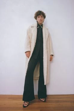 Clover Longline Teddy Coat 13 Clover Longline Teddy Coat -Aje 23AW2043 CCNT CRM 7