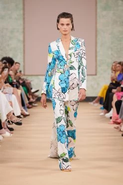 Impressionist Flared Pant -Aje AjeRunwayResort22 0040 Look1 Runway Stills Front IKA8693