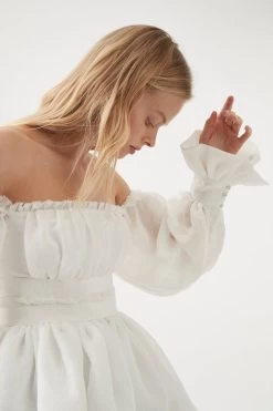 Divine Off Shoulder Top -Aje S10 21AW1042 IVRYDivineOffShoulderTop 22710 Aje 1021