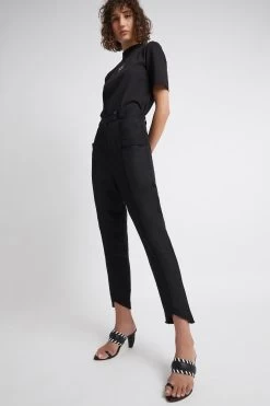 Surrounding Pant -Aje S10 21CR3014 Surrounding Pant Black 21540 Aje 1665 detailshot