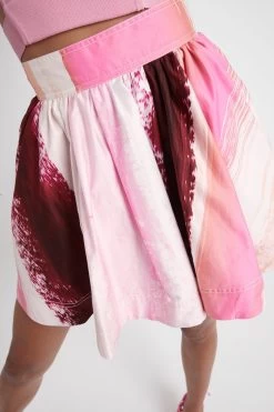 Kasbah Sunset Stripe Mini Flippy Tiered Skirt -Aje S38 21RE4111 Kasbah Sunset Stripe Mini Flippy Tiered Skirt Sunset Stripe 21877 Aje 1014 detailshot