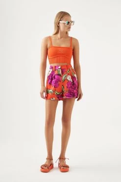 Holt Tuck Detail Short -Aje S45 22RE3320 VVD CAM Holt Tuck Detail Short 22794 Aje D1 16554