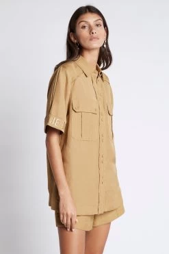 Estate Logo Collared Sleeve Shirt 11 Estate Logo Collared Sleeve Shirt -Aje S50 22CR1346 EstateLogoCollaredSleeveShirt Taupe 211033 Aje 1832