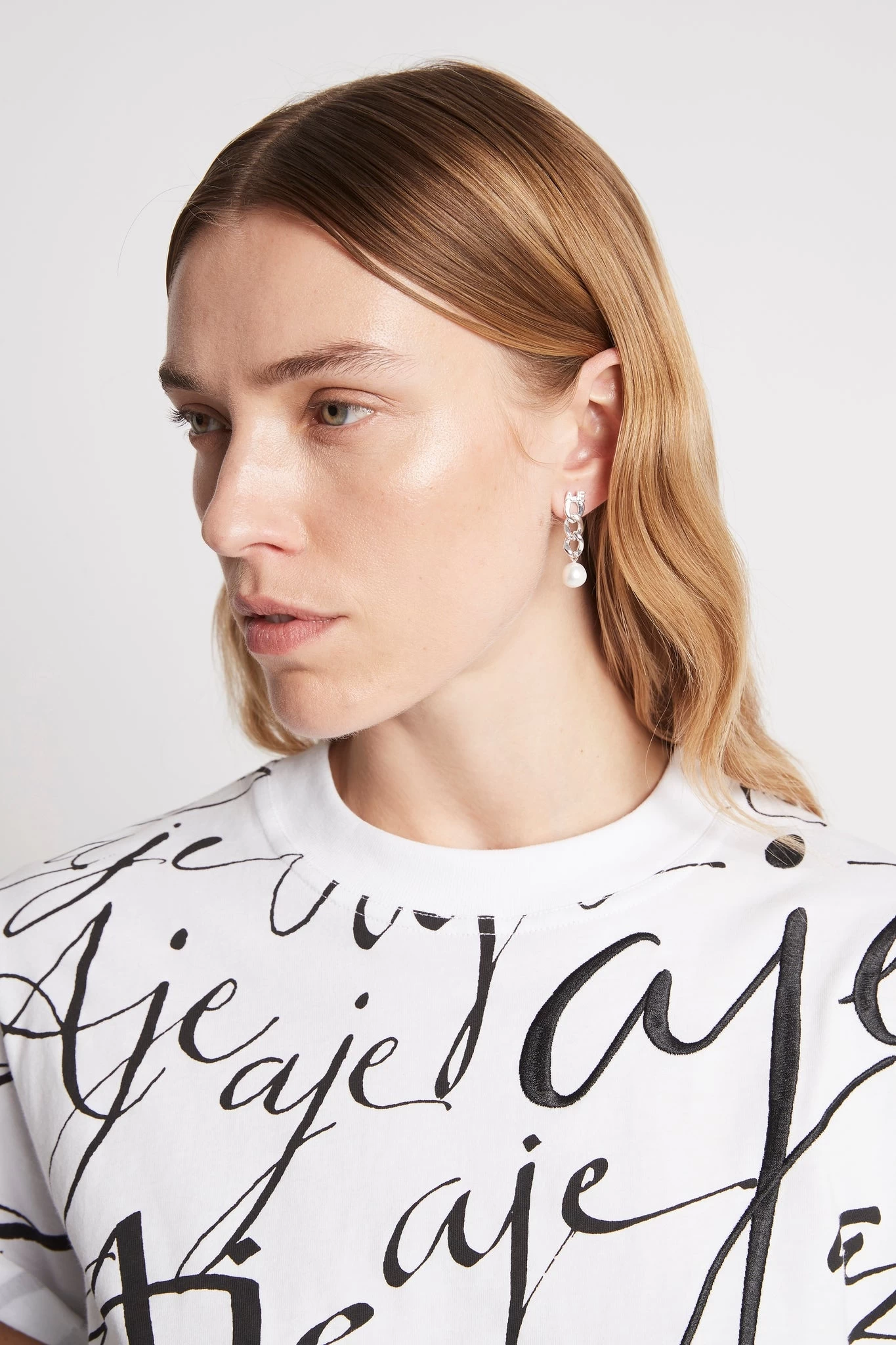 Rue Logo Chain Pearl Drop Stud 1 Rue Logo Chain Pearl Drop Stud