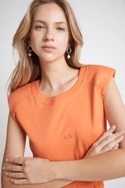 Castello Logo Tank Top -Aje S64 21RE1189 CastelloLogoTankTop Neon Orange 21928 Aje 0923 detailshot