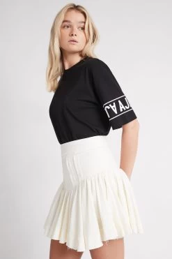Reverb Flip Mini Skirt -Aje S79 AJE LOGO TEE BLACK 22312 AjeAthletica 2349 Detailshot